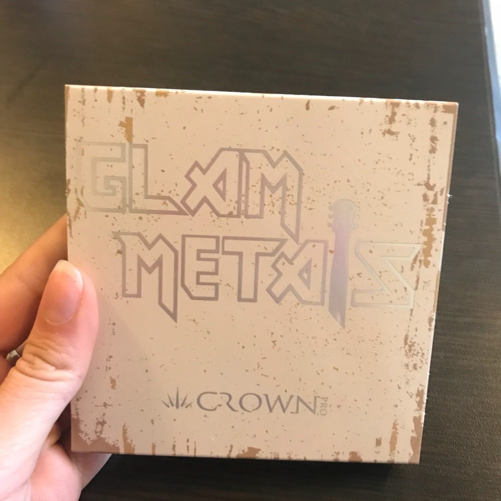 Crown Metals palette